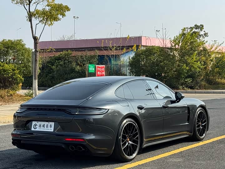 Фото 5 - Porsche Panamera