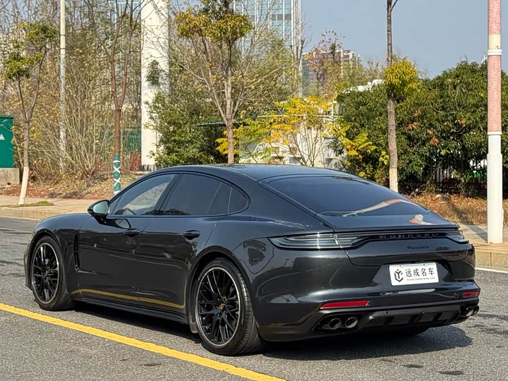 Фото 7 - Porsche Panamera