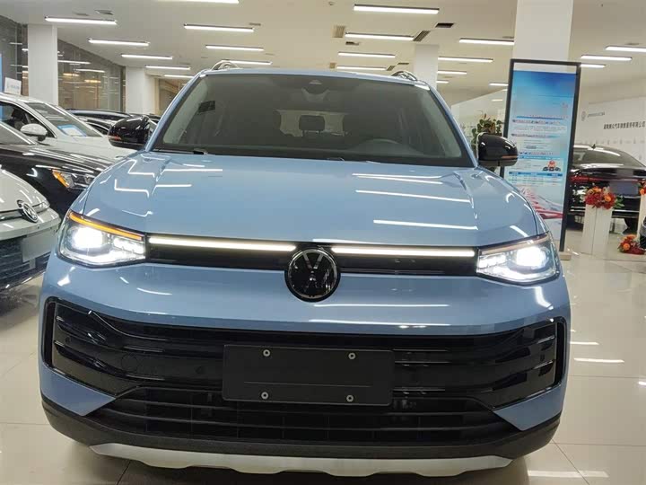 Фото 3 - Volkswagen Tharu