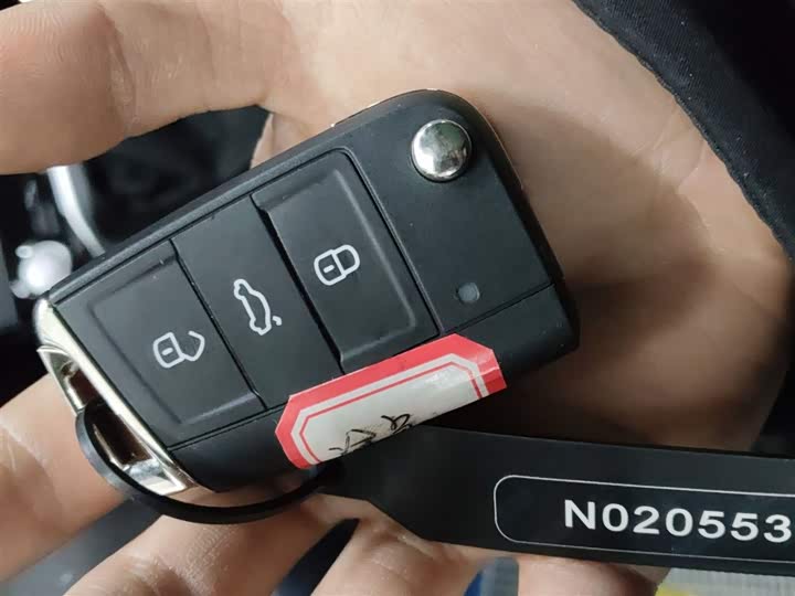 Фото 9 - Volkswagen Tharu