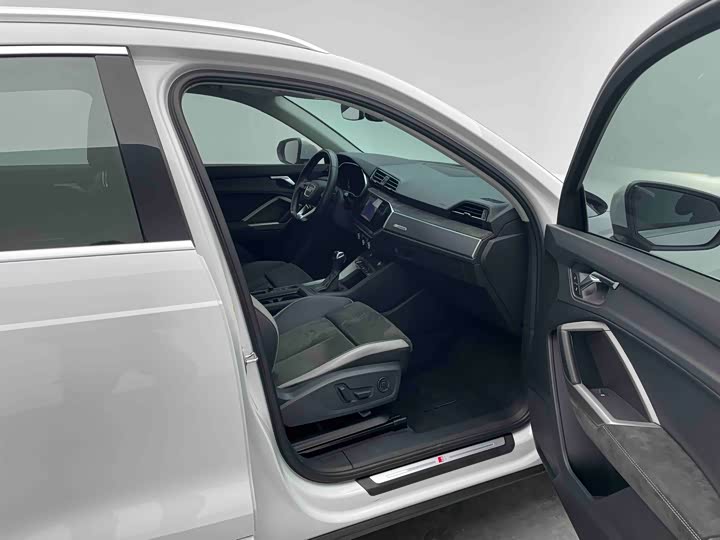 Фото 7 - Audi Q3