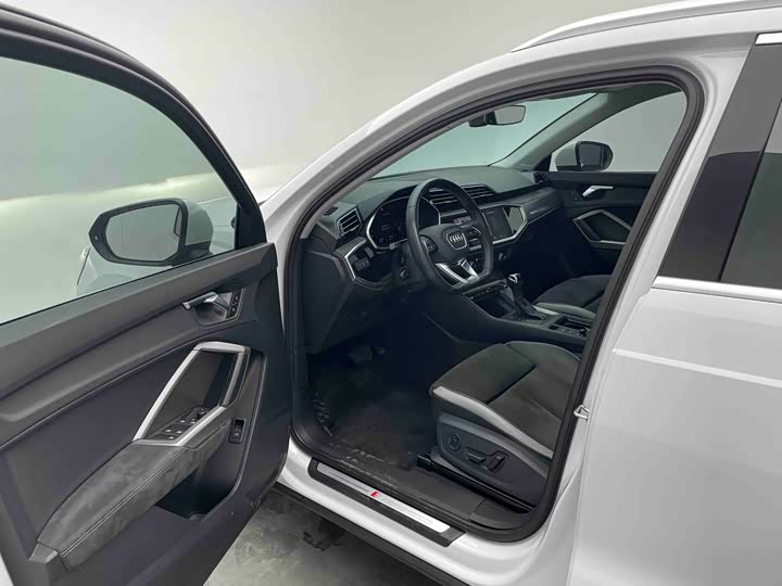 Фото 9 - Audi Q3