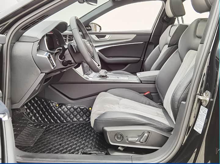 Фото 4 - Audi A6L