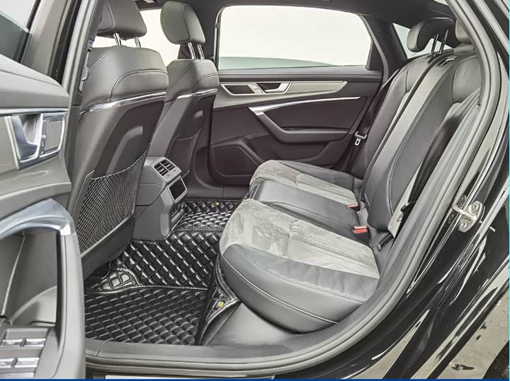 Фото 5 - Audi A6L