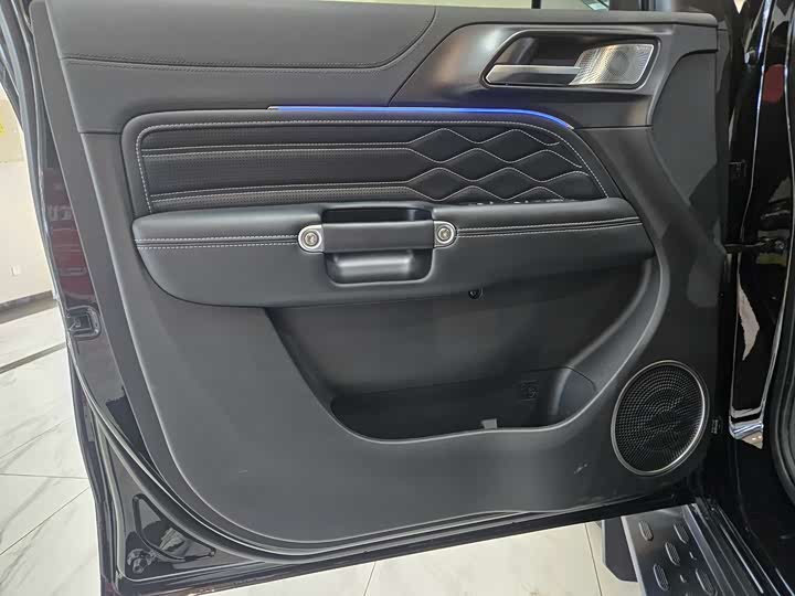 Фото 5 - Tank 300