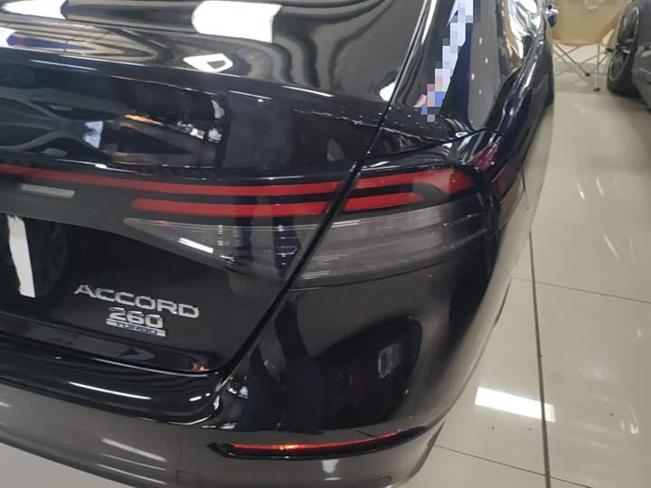 Фото 8 - Honda Accord