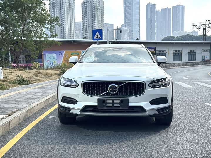 Фото 3 - Volvo V90