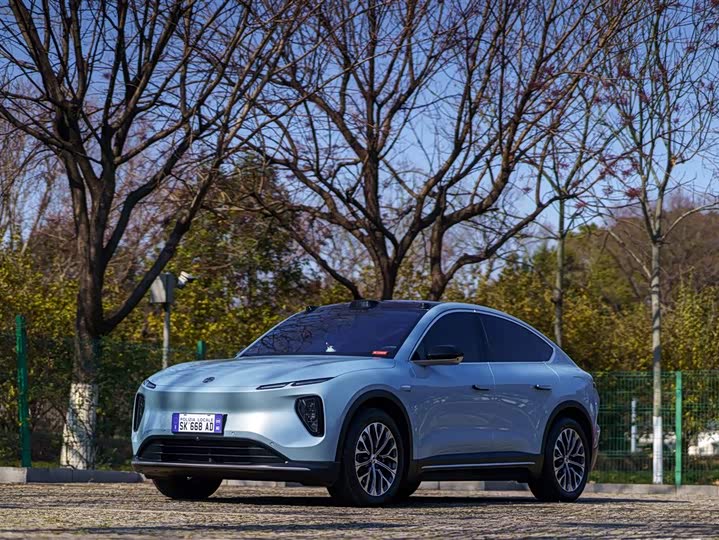 Фото 1 - Nio EC6