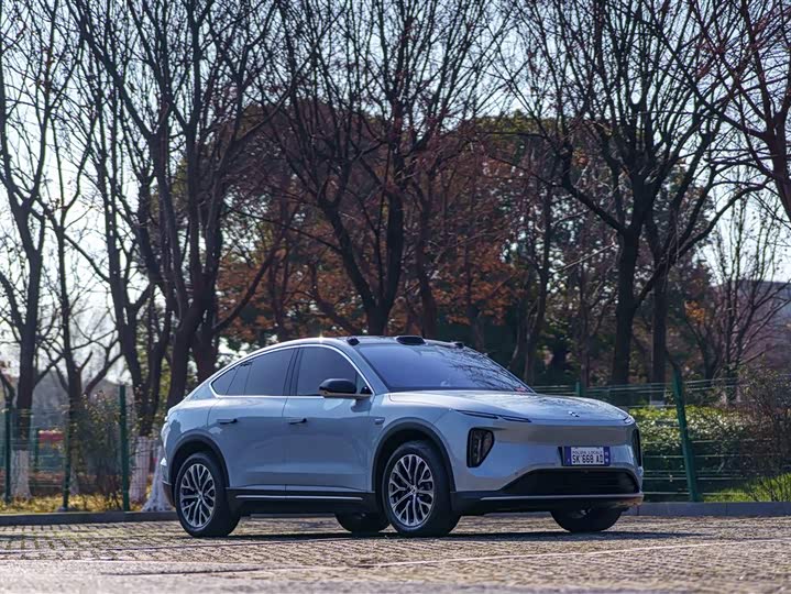 Фото 3 - Nio EC6