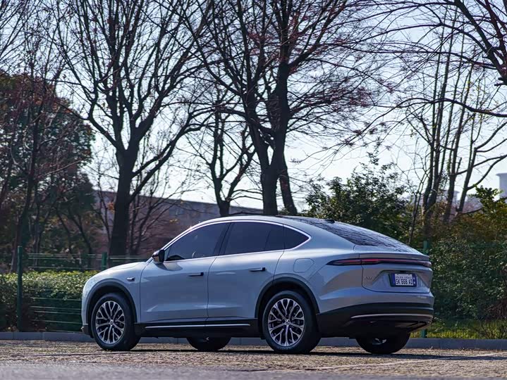 Фото 6 - Nio EC6