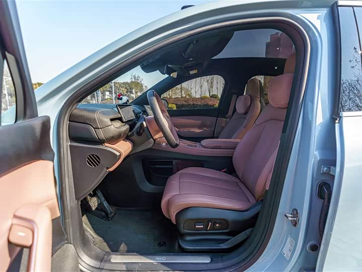 Фото 9 - Nio EC6