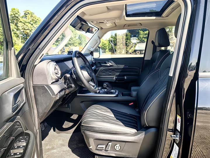 Фото 4 - Tank 300