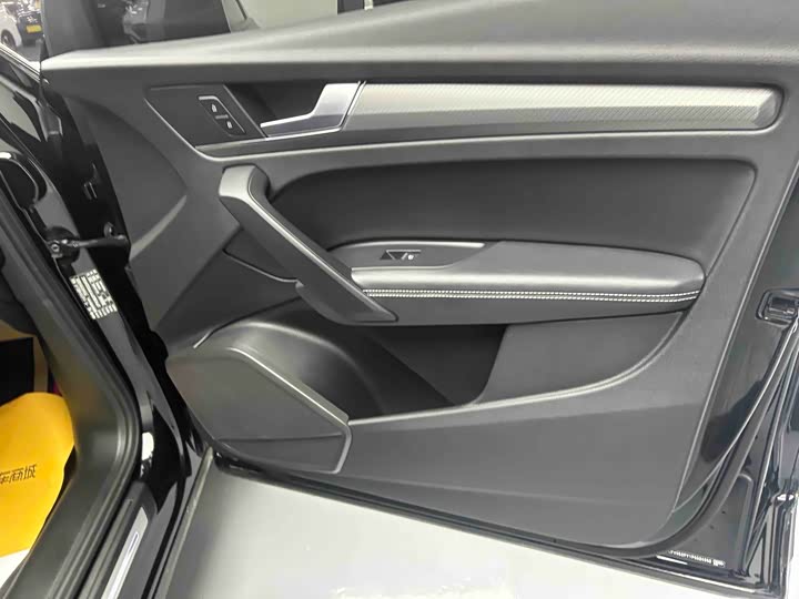 Фото 6 - Audi Q5L