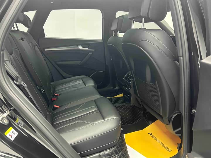 Фото 7 - Audi Q5L