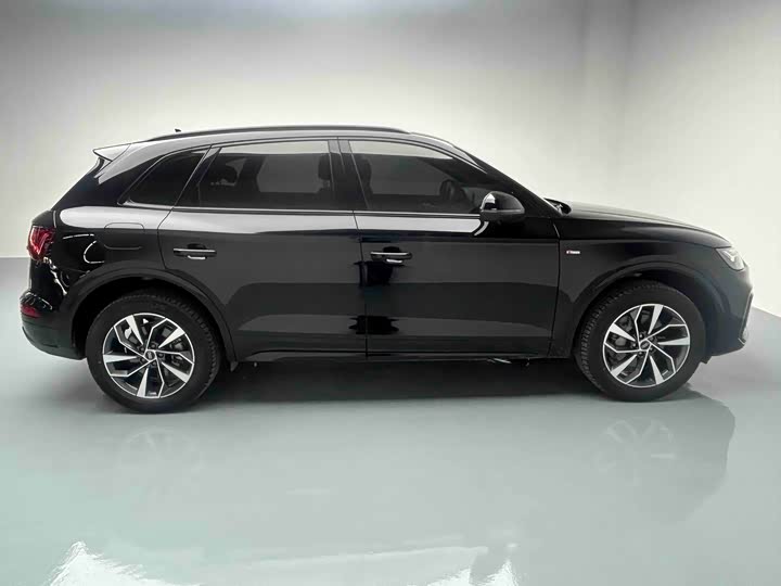 Фото 8 - Audi Q5L