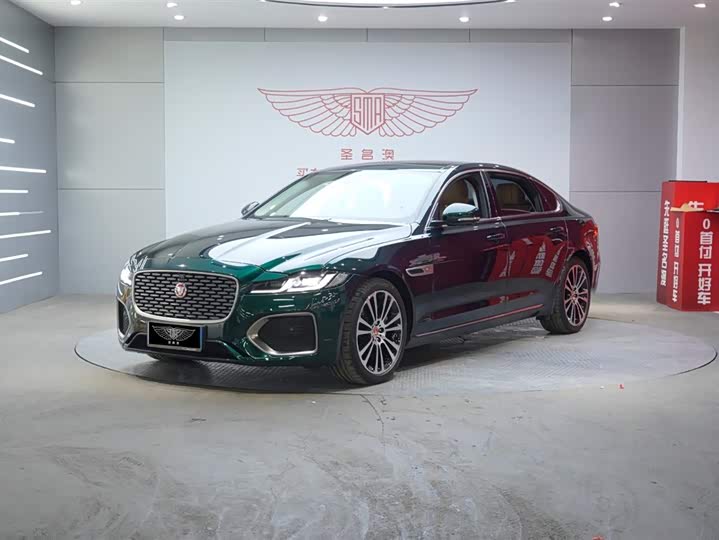 Фото 1 - Jaguar XF L