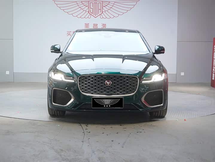 Фото 2 - Jaguar XF L