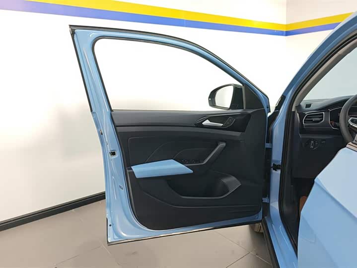 Фото 7 - Volkswagen Tharu