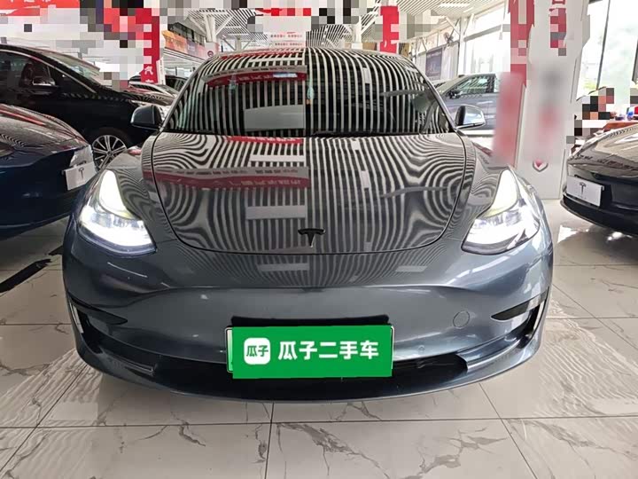 Фото 3 - Tesla Model 3