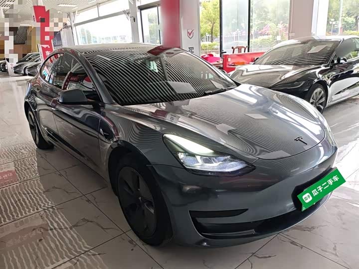 Фото 4 - Tesla Model 3