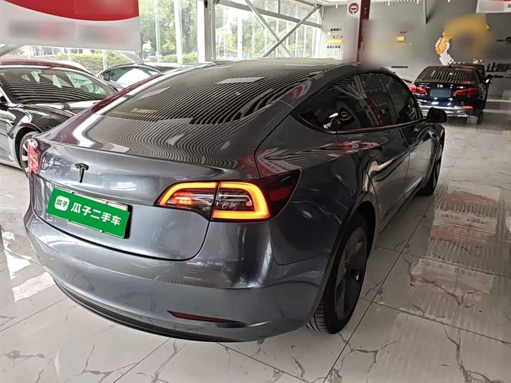 Фото 6 - Tesla Model 3