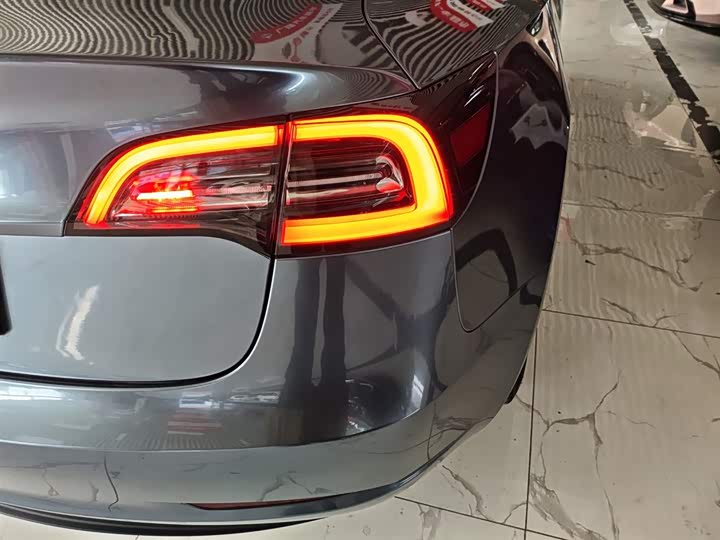 Фото 7 - Tesla Model 3