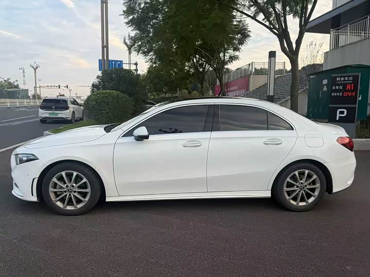 Фото 5 - Mercedes-Benz A-Class