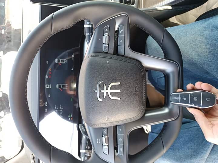 Фото 9 - BYD Song L DM-i Hybrid