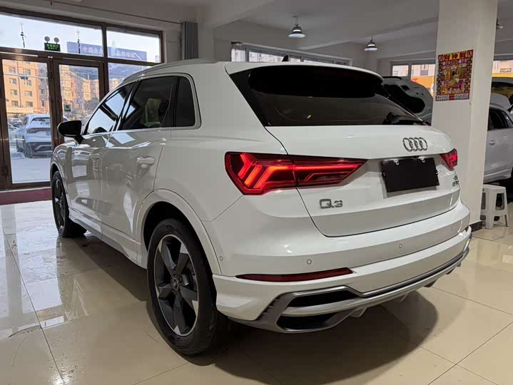 Фото 4 - Audi Q3