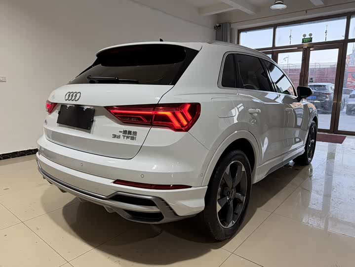 Фото 6 - Audi Q3