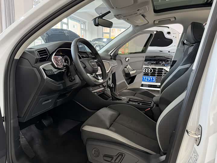 Фото 7 - Audi Q3