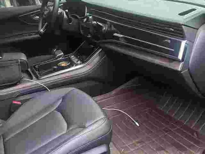 Фото 7 - Audi Q7