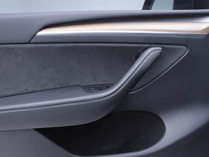 Фото 6 - Tesla Model Y