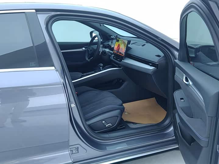 Фото 8 - Geely Preface