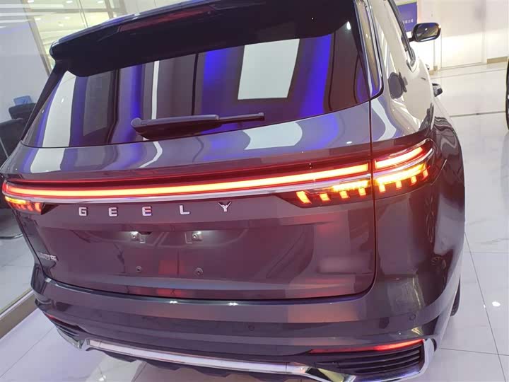 Фото 6 - Geely Monjaro