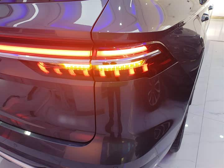 Фото 8 - Geely Monjaro