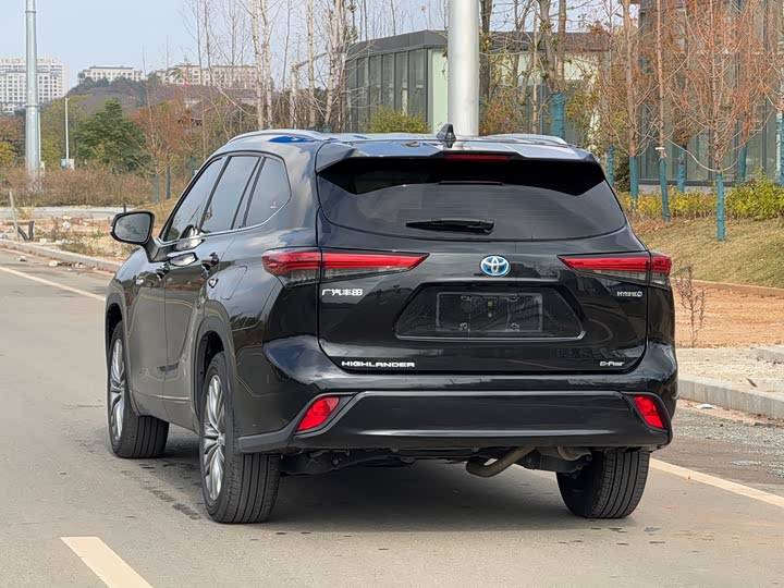 Фото 4 - Toyota Highlander