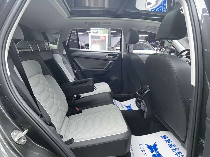 Фото 9 - Volkswagen Tayron