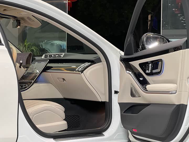 Фото 7 - Mercedes-Benz S-Class