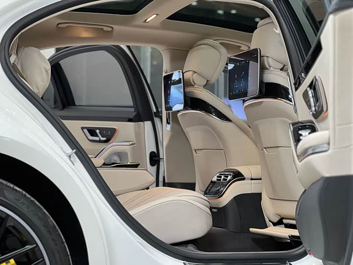 Фото 8 - Mercedes-Benz S-Class