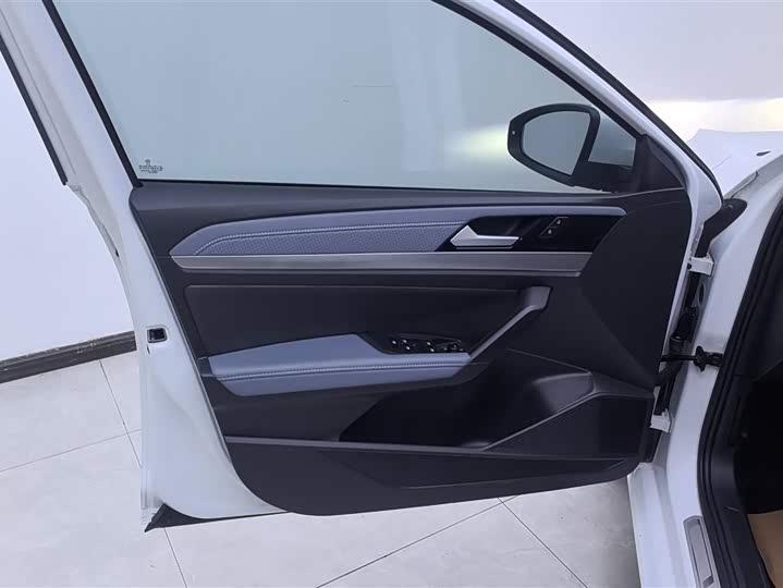 Фото 7 - Volkswagen Lavida