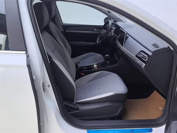 Фото 8 - Volkswagen Lavida