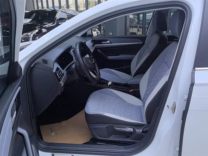 Фото 9 - Volkswagen Lavida