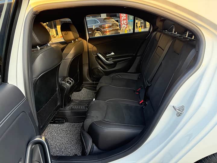 Фото 5 - Mercedes-Benz A-Class