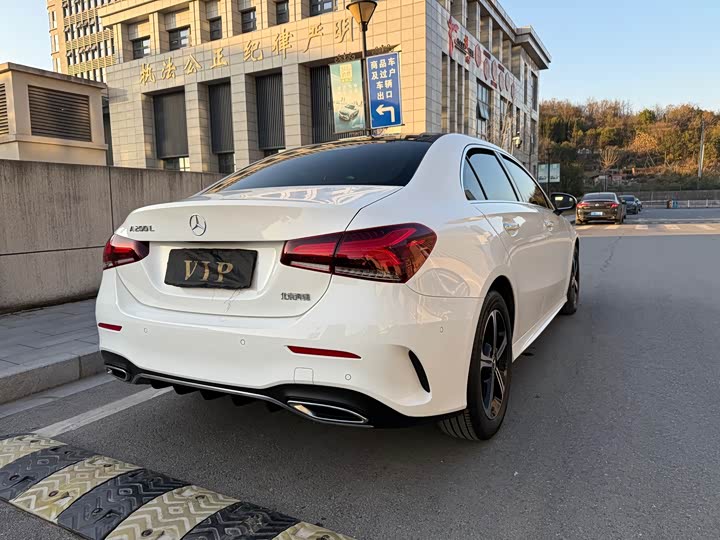 Фото 9 - Mercedes-Benz A-Class