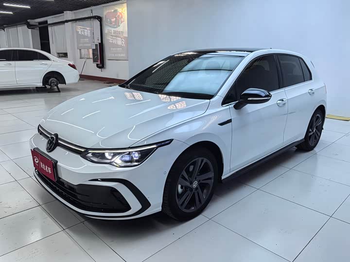 Фото 1 - Volkswagen Golf