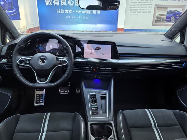 Фото 8 - Volkswagen Golf