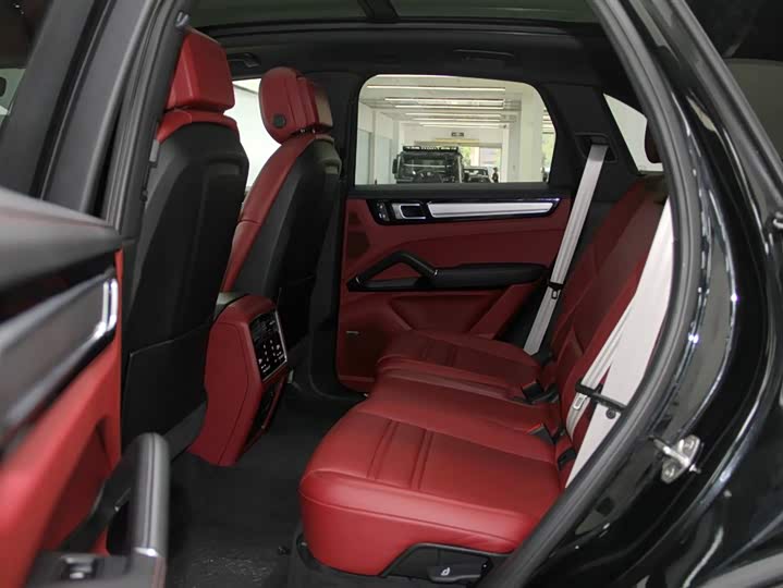 Фото 8 - Porsche Cayenne