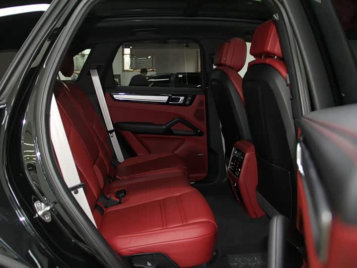 Фото 9 - Porsche Cayenne