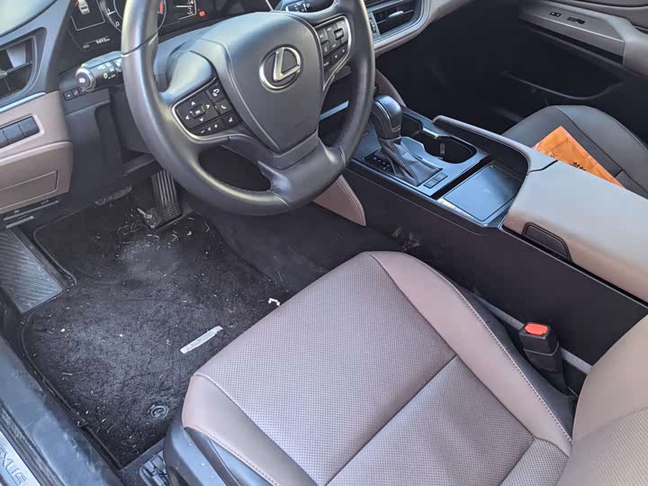 Фото 4 - Lexus ES